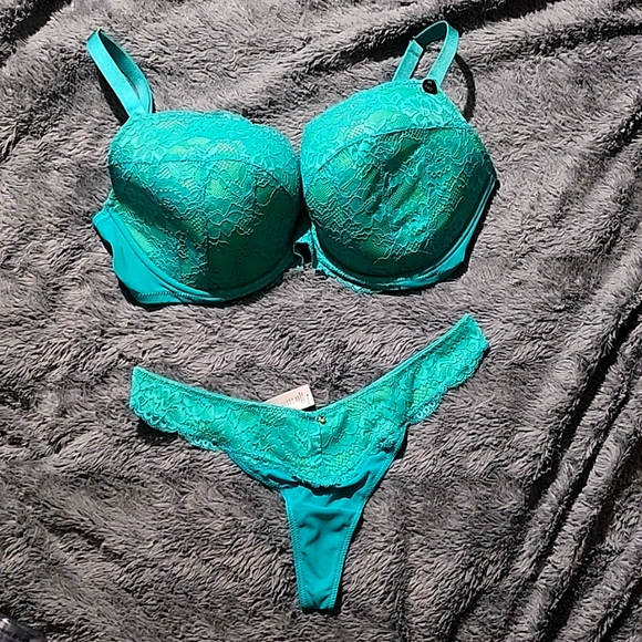 NWT Ann Summers Sexy lace sustainable padded plunge bra 34G with matching thong - Picture 1 of 9